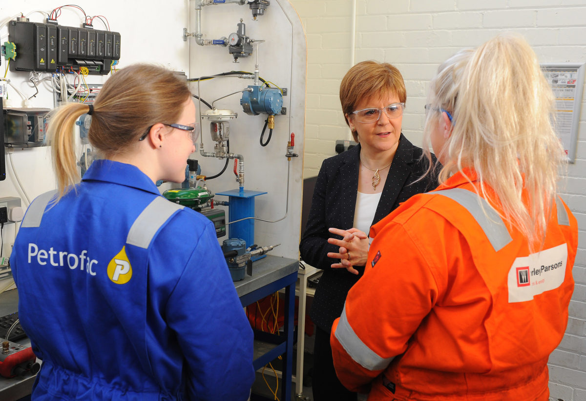 Scottish First Minister Nicola Sturgeon meets oil and gas apprentices