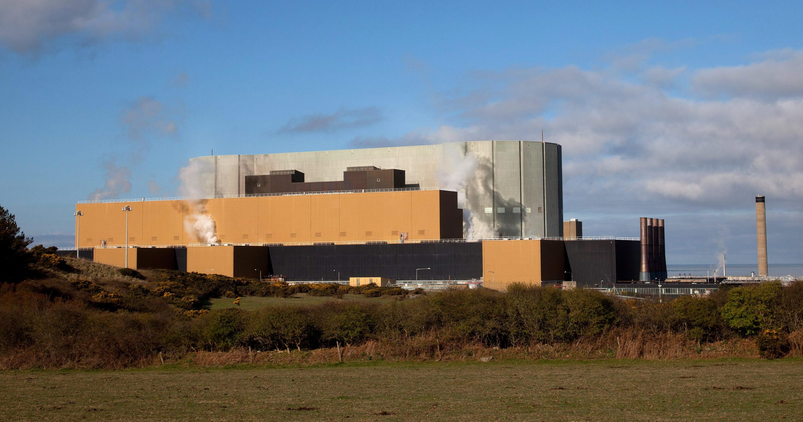 Wylfa Decommisioned Nuclear Power Station At Cemaes In Anglesey, North Wales. AdobeStock 31175197