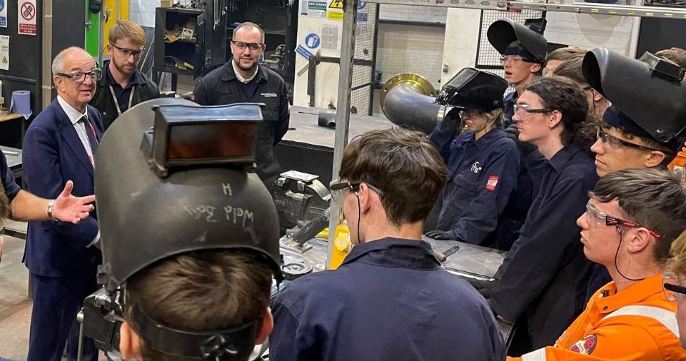 Andrew Hockey Talking With ECITB Scholars At The Engineering College In Birkenhead